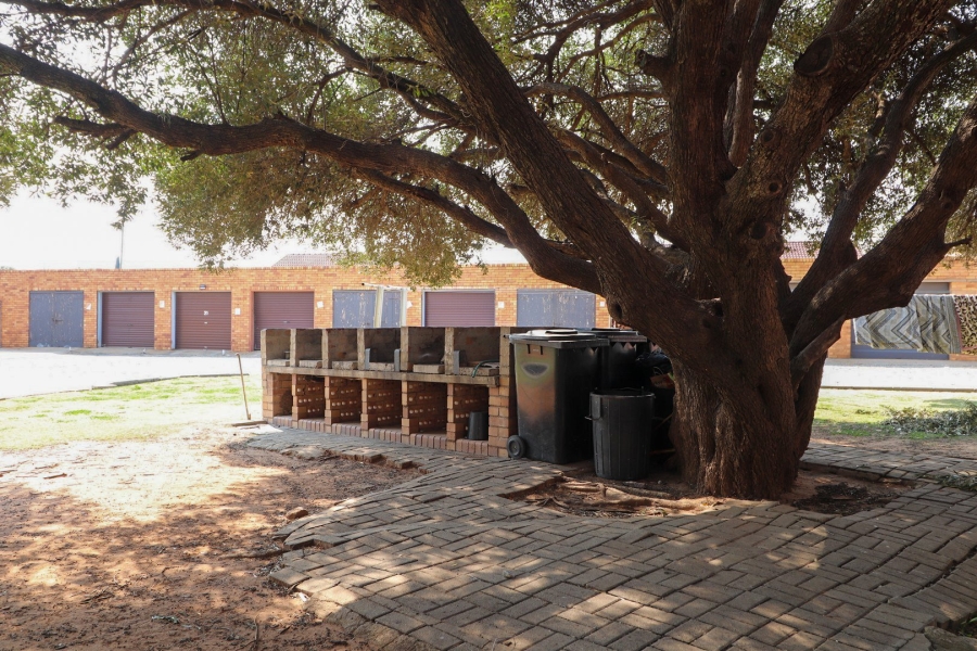 2 Bedroom Property for Sale in Wilkoppies North West